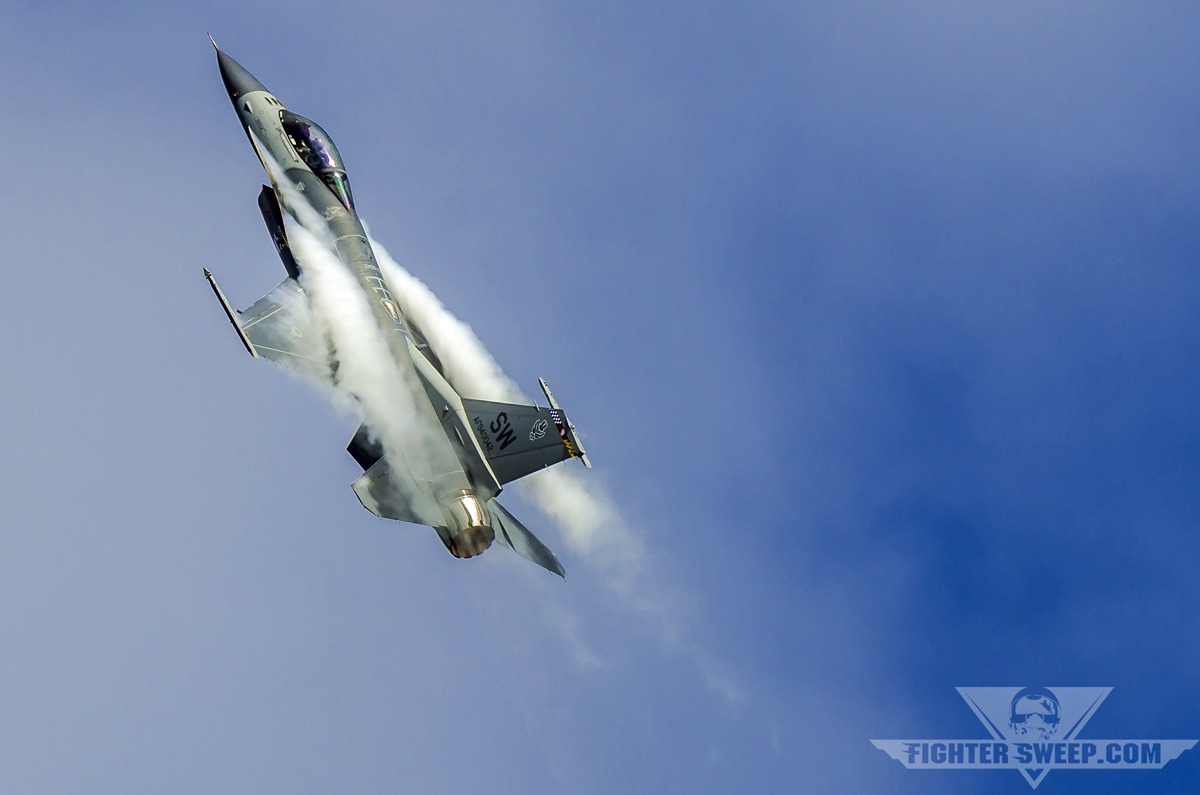 Dogfighting in an F16 (Part 1) Fighter Sweep