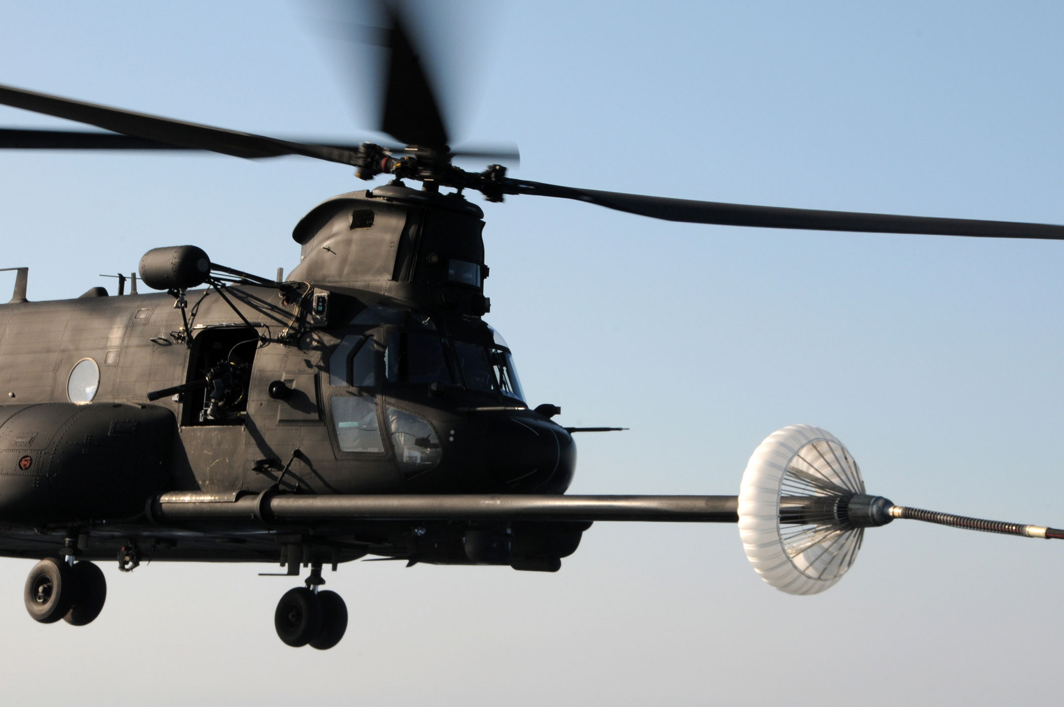 mh-47-refuel-fighter-sweep