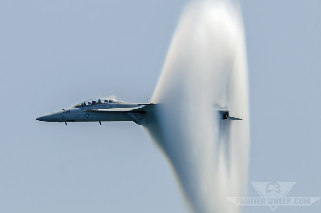 Ask A Fighter Pilot: Hornet vs Super Hornet!