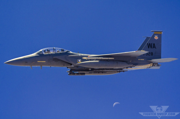 A Boeing F-15E Strike Eagle equipped with the AN/AAQ-33 Sniper Advanced Targeting Pod.