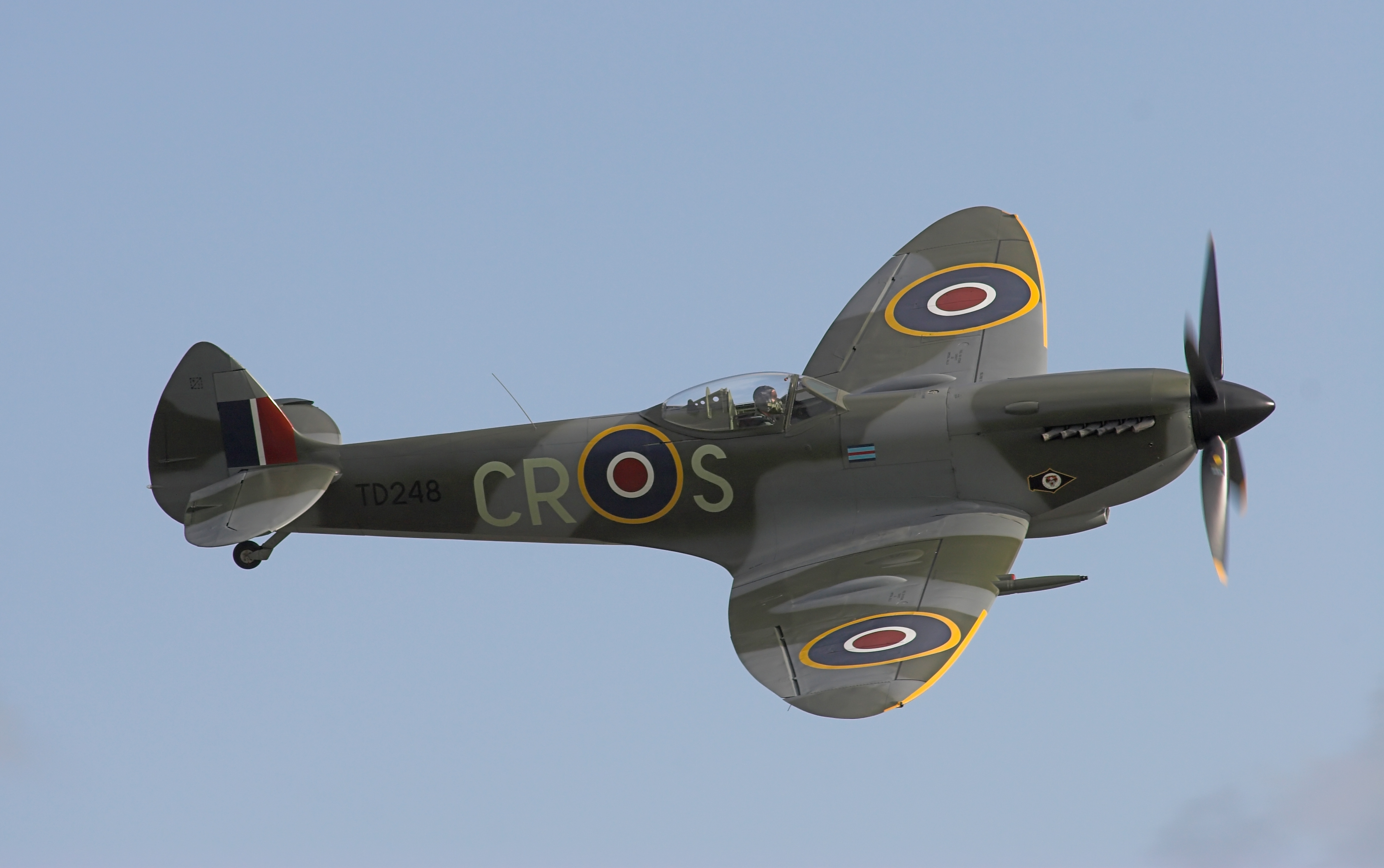 from-the-cockpit-92-year-old-flies-spitfire-again-fighter-sweep