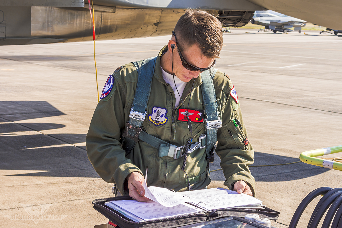 airforce fighter pilot