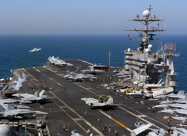USS_Harry_S._Truman_(CVN-75)_flight_deck